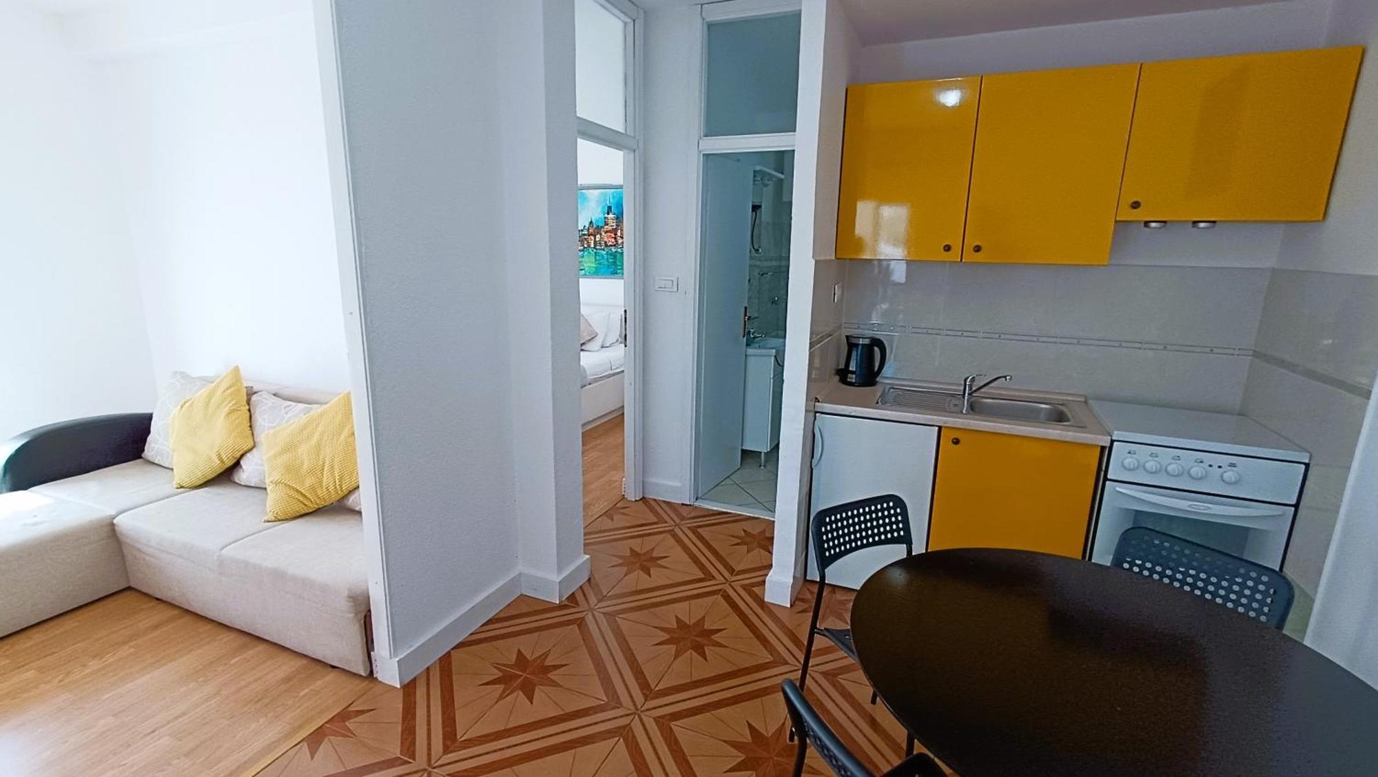 Apartments Ella Макарска Экстерьер фото