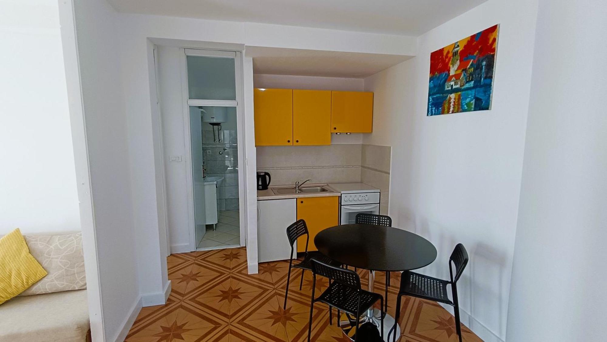 Apartments Ella Макарска Экстерьер фото