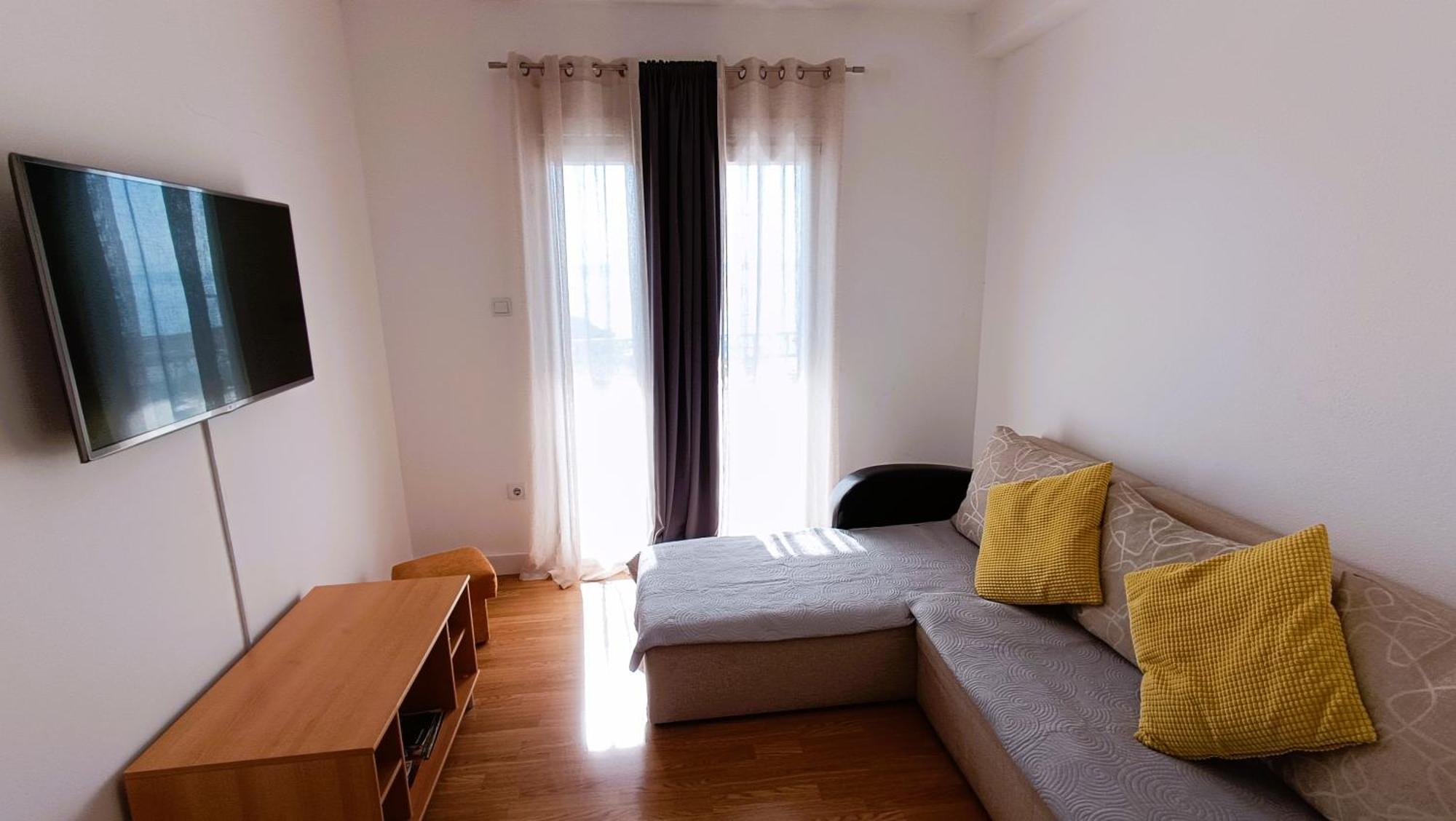 Apartments Ella Макарска Экстерьер фото
