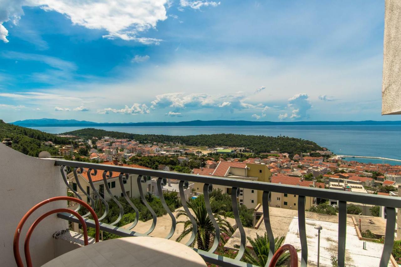 Apartments Ella Макарска Экстерьер фото